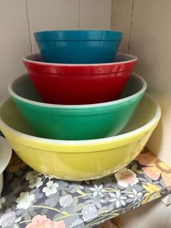 Pyrex Primary 4pc mixing bowl set