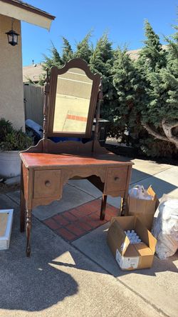 Dresser, storage, bedroom set, mirror