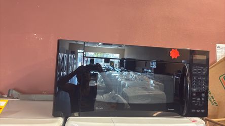 Nice like new GE microwave