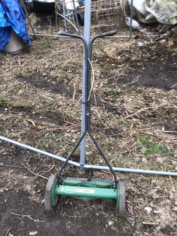 SCOTTS MANUAL LAWN MOWER LILE NEW for Sale in Elburn, IL ...
