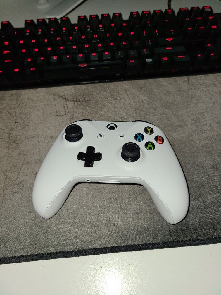 XBOX ONE BLUEETOOTH CONTROLLER WHITE