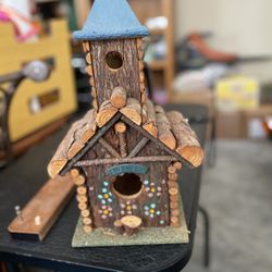 Collectible Churchb irdhouse