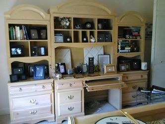 Desk w/ Bookshelves Maple Wood