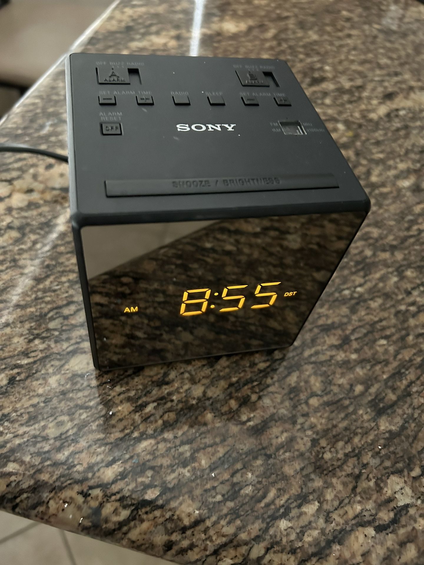Sony AM-FM Alarm Clock Radio ICF-C1T Reflective Face