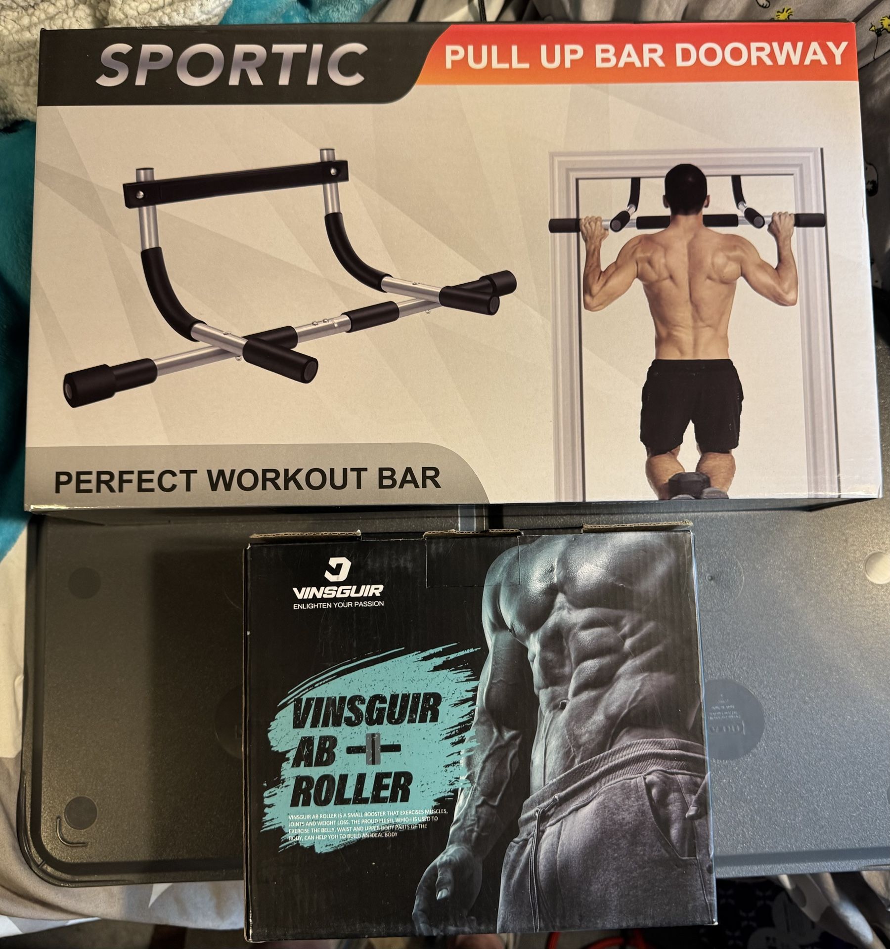Pull Up Bar for Doorway (Sportic) and Ab Roller Wheel (Vinsguir)