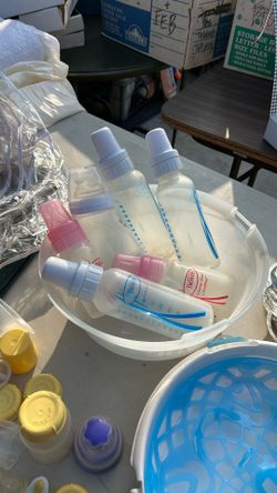 5 Dr Brown's baby bottles / Bottle sterilizer