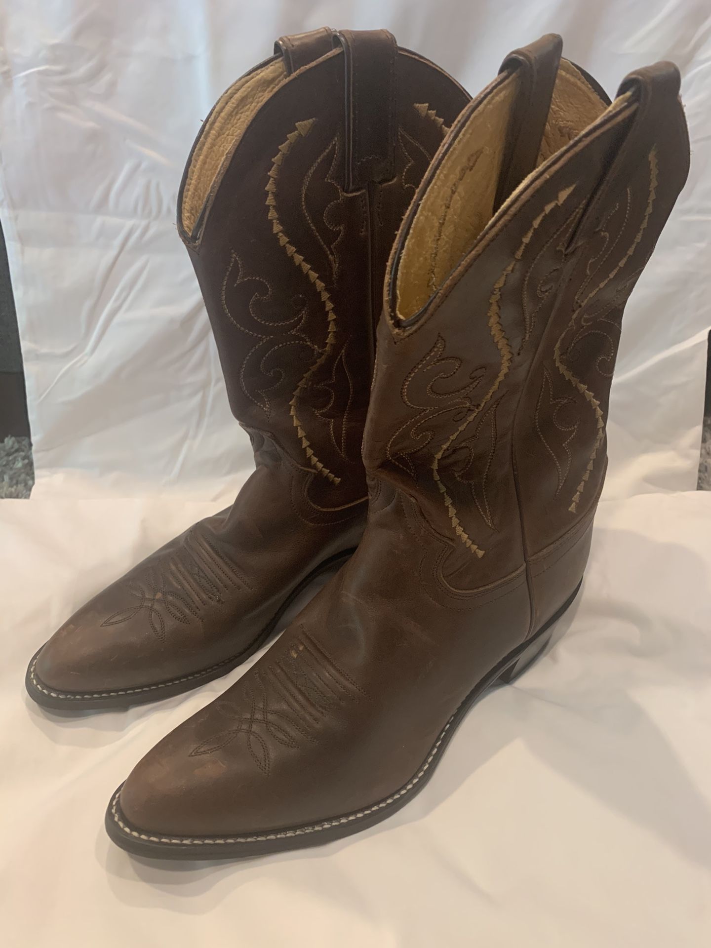 Women’s cowboy boots