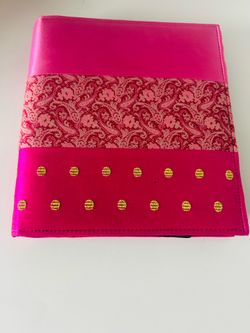 Old Navy Fabric Photo Album Pink paisley 4 x 6 gold metallic dots holds 200