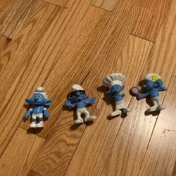Smurf figurine lot - 4 count