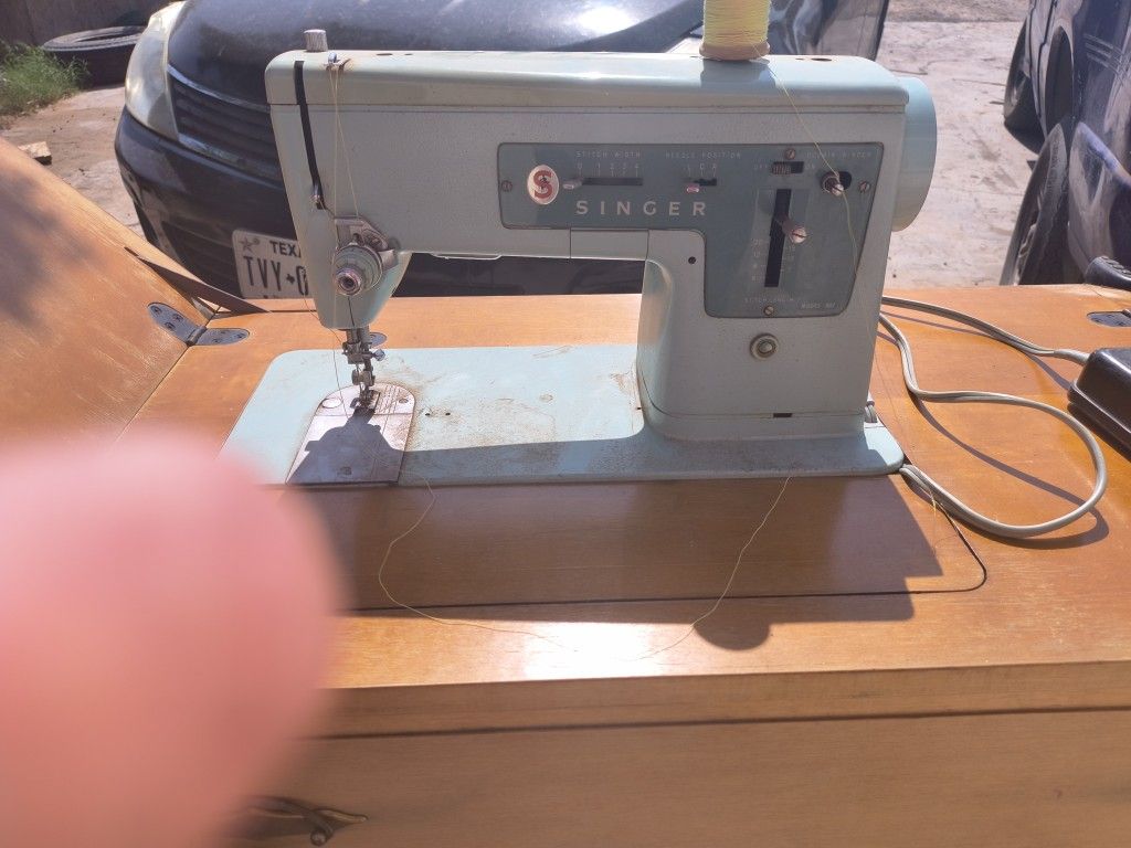 Máquina De Coser Singer