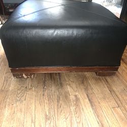 LEATHER OTTOMAN 
