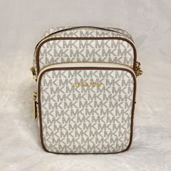 Michael Kors Medium Leather Jet Set Travel Chain Crossbody Vanilla