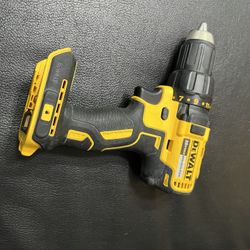 DEWALT DCD777 DRILL DRIVER.(NEW TOOL ONLY).
