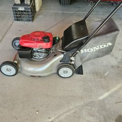 Honda 3in 1 Self Propelled No Issues At All Its In Excellant Condition 