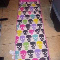 Betsey Johnson Yoga Roll Up Mat With Attached Pillow Designs Skull In Good Condition Clean 