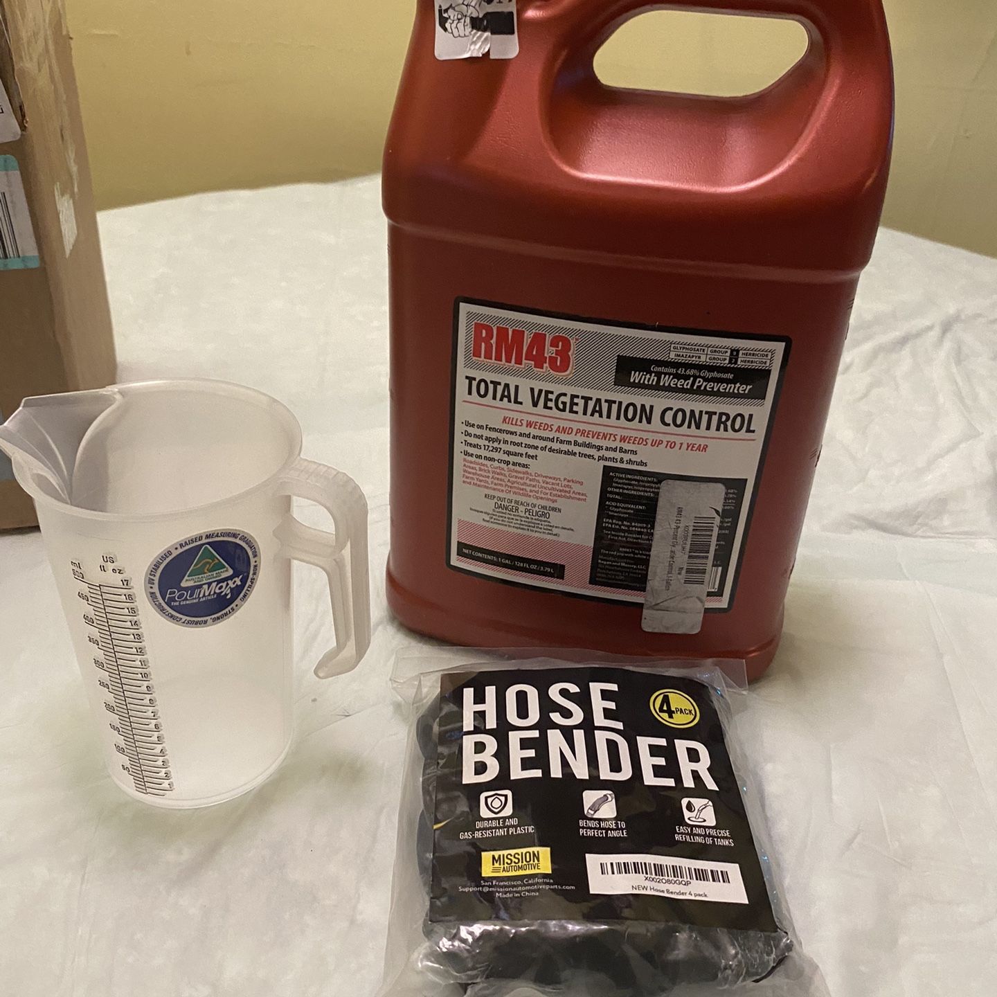 RM43 Total Vegetation Control Kills Weeds And Prevents Weeds For Up to 1  Year 1 Gallon Sealed for Sale in Bakersfield, CA - OfferUp