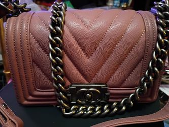Chanel bag le boy Chevron in dark pink caviar leather