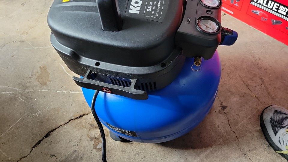 Kobalt With 3 Nailers 6-Gallons Air Compressor With Accessories Kobalt