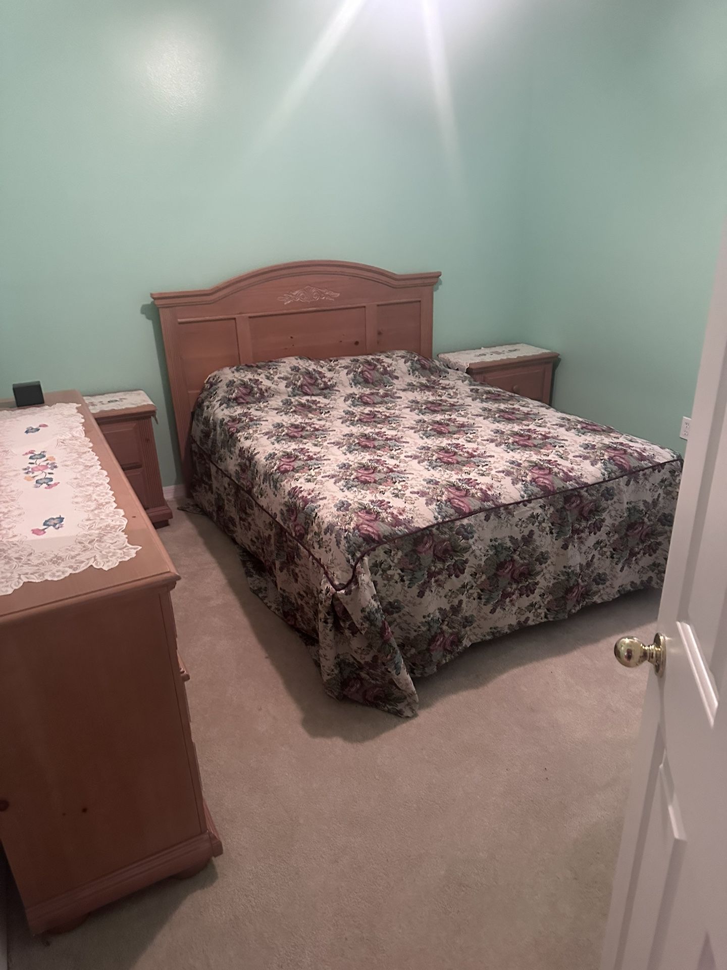 Bed Room Set Like New