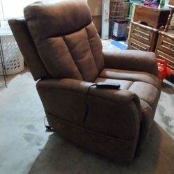 Moto Lift Reclining Chair with Heat 