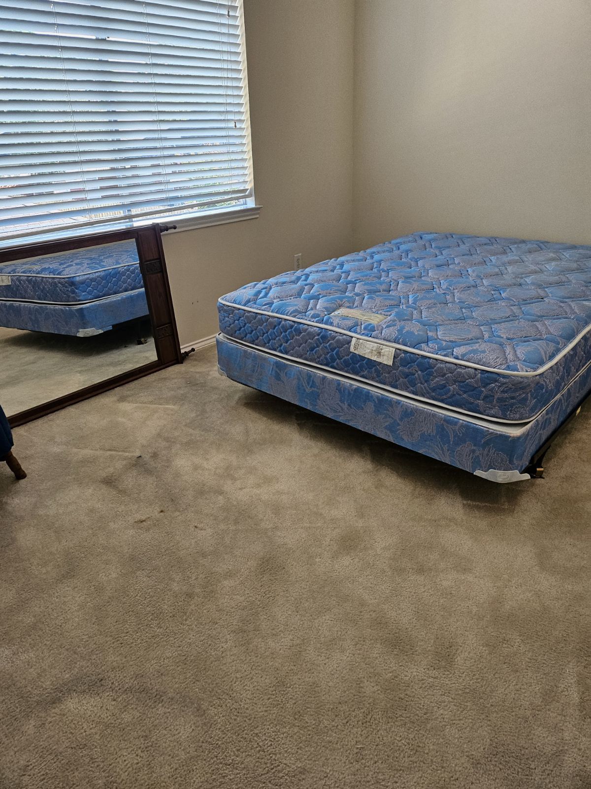 Queen Size Set Of Mattress