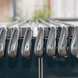 Taylor Made M4 Irons 5-PW,AW 