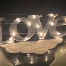 Love light up sign new
