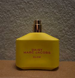 Full bottle Marc Jacobs Daisy Glow 1.6oz perfume