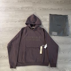Men’s Size Large Essentials Hoodie 