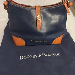 Dooney & Bourke Hand Bag