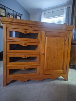 Baby dresser
