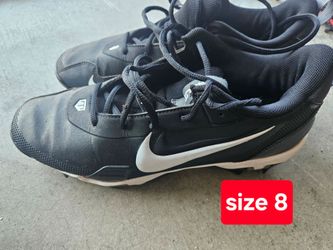 Baseball cleats