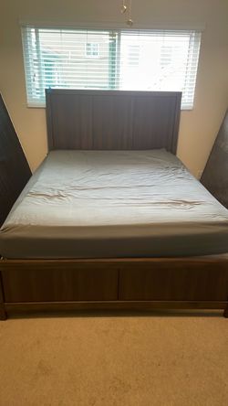 Queen size bed frame/mattress/box springy