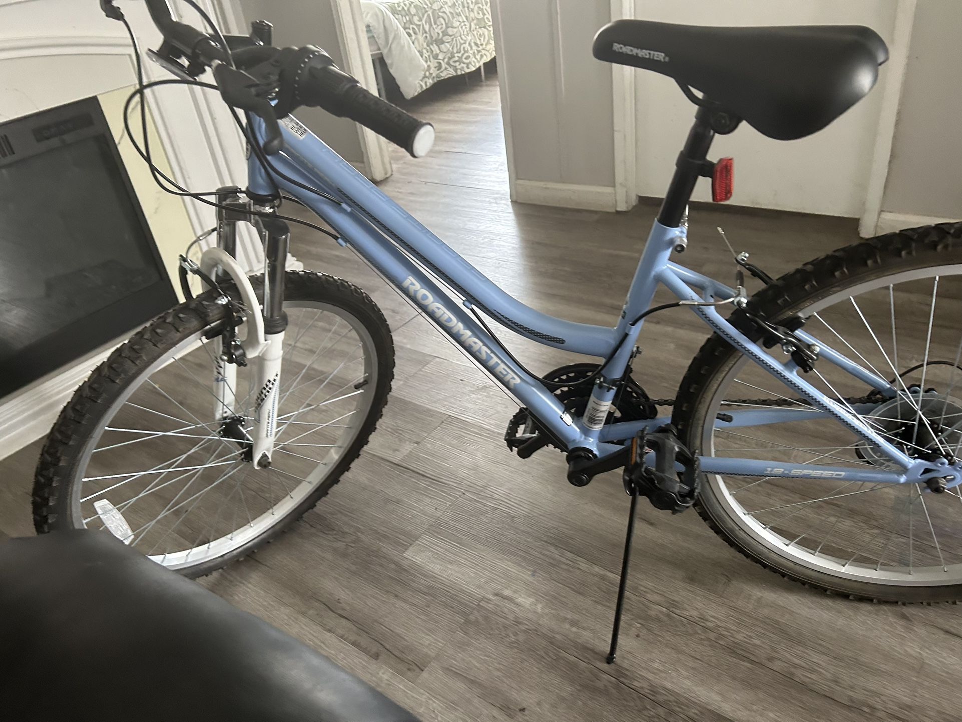 Roadmaster 24 Inch Granite Peak 18 Speed Bike
