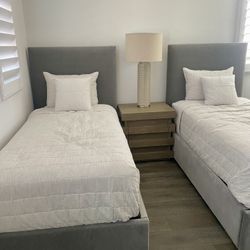 Restoration Hardware RH  Bedroom Set 2 Aireloom Mattresses And Twin Size Lawson Bed 