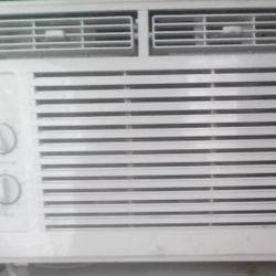 DAEWOO 5000 BTU Air Conditioner 