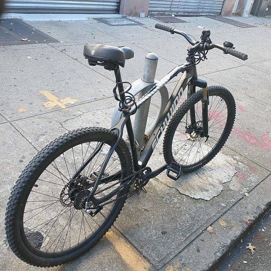 Schwinn taff cheap 29 mountain bike