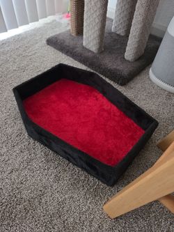 Coffin cat bed unused