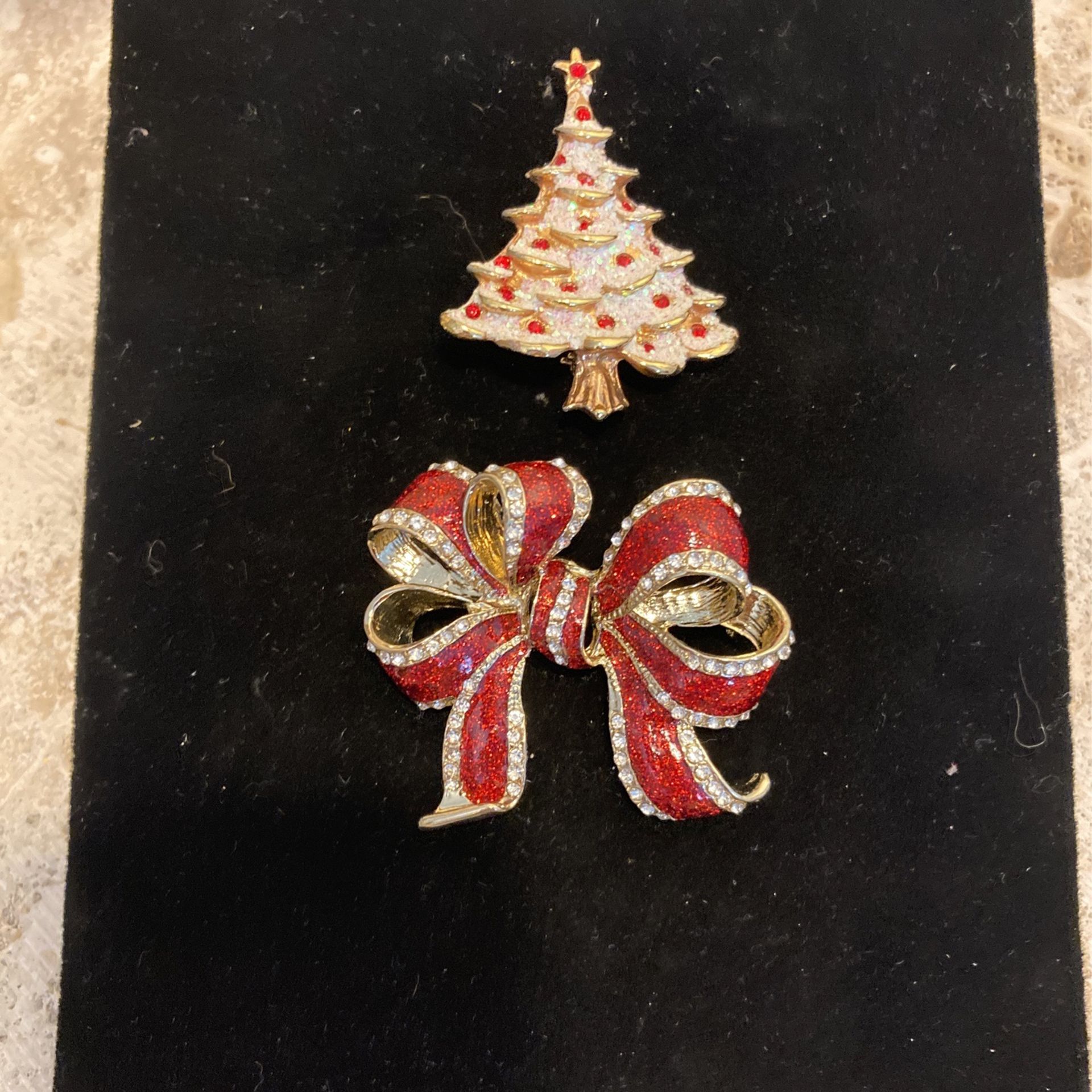 X-mas Brooches-pair Of Christmas Pins-both For $4 #artssoflo