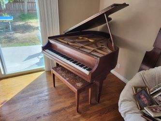 Baby Grand Piano - working condition