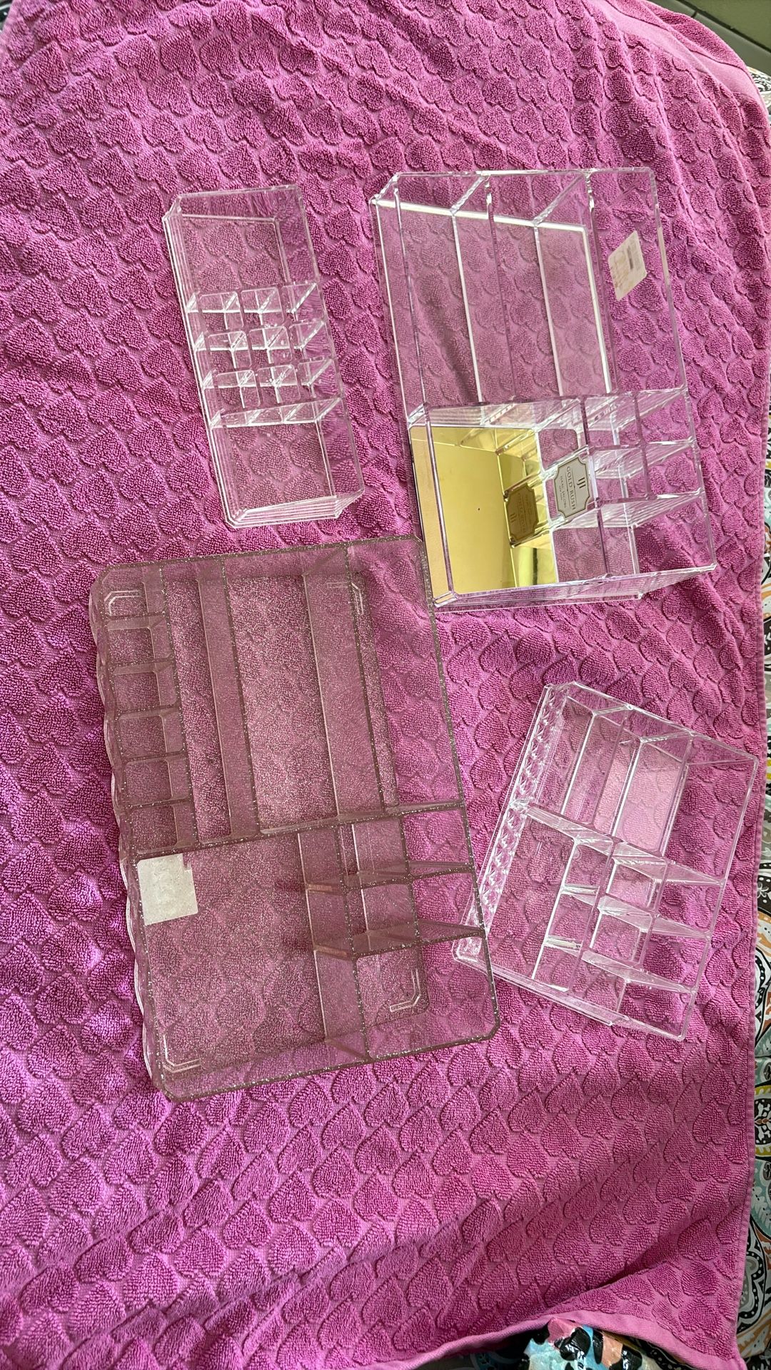 Lg $3.  Sm $2