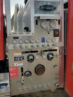 E-ONE FIREFIGHTER WATER PUMP