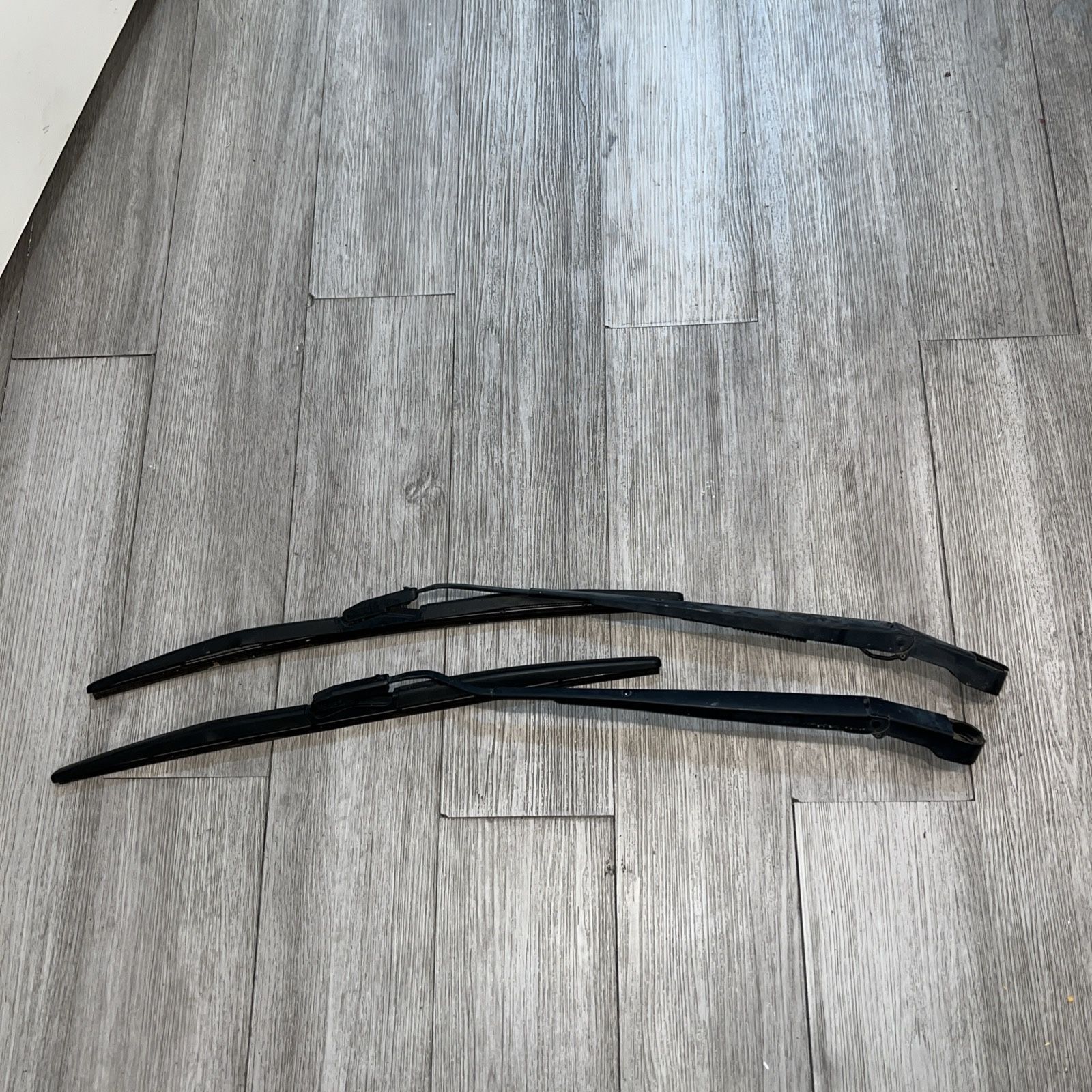 10-17 FORD EXPEDITION LEFT AND RIGHT SET WINDSHIELD WIPER ARMS LH + RH Front