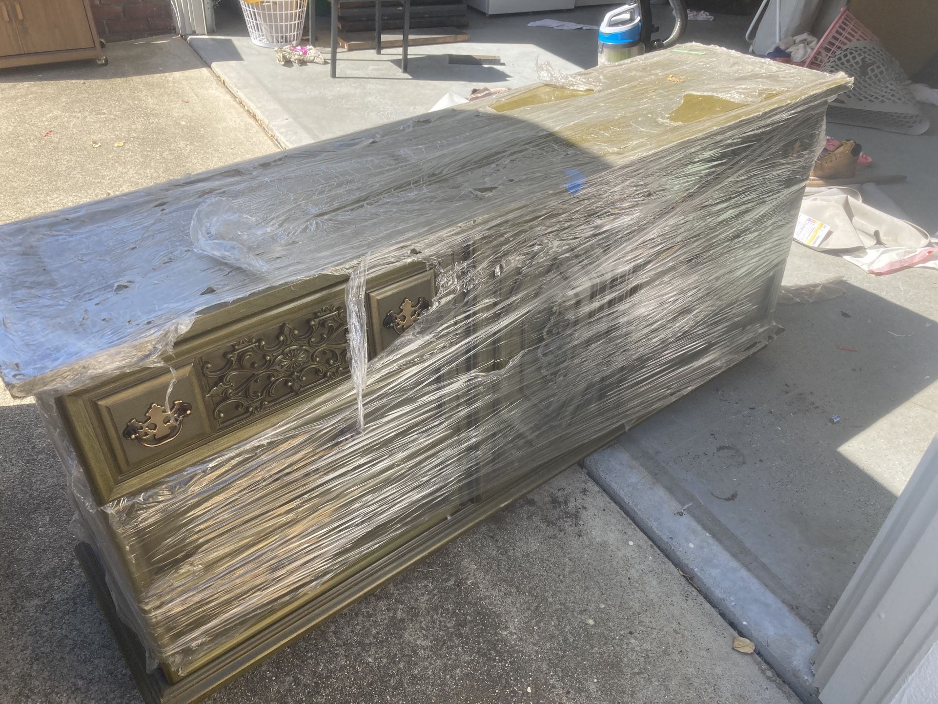 Vintage Dresser/2night Stands Headboard And Mirror That Attaches To Long Dresser