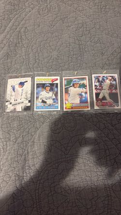 Lot of 4 Shohei Ohtani high end cards