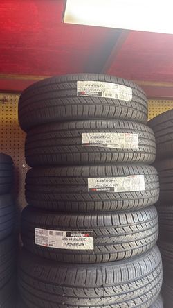 Hankook Kinergy ST 205/70R15 96T Tires – Set of 4