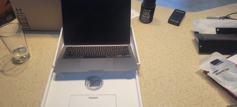 Apple MacBook Air A2861