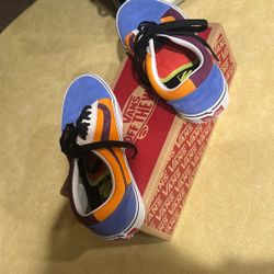 Brand New Shoes, Vans Old School Men’s 6.0   Women’s 7.5