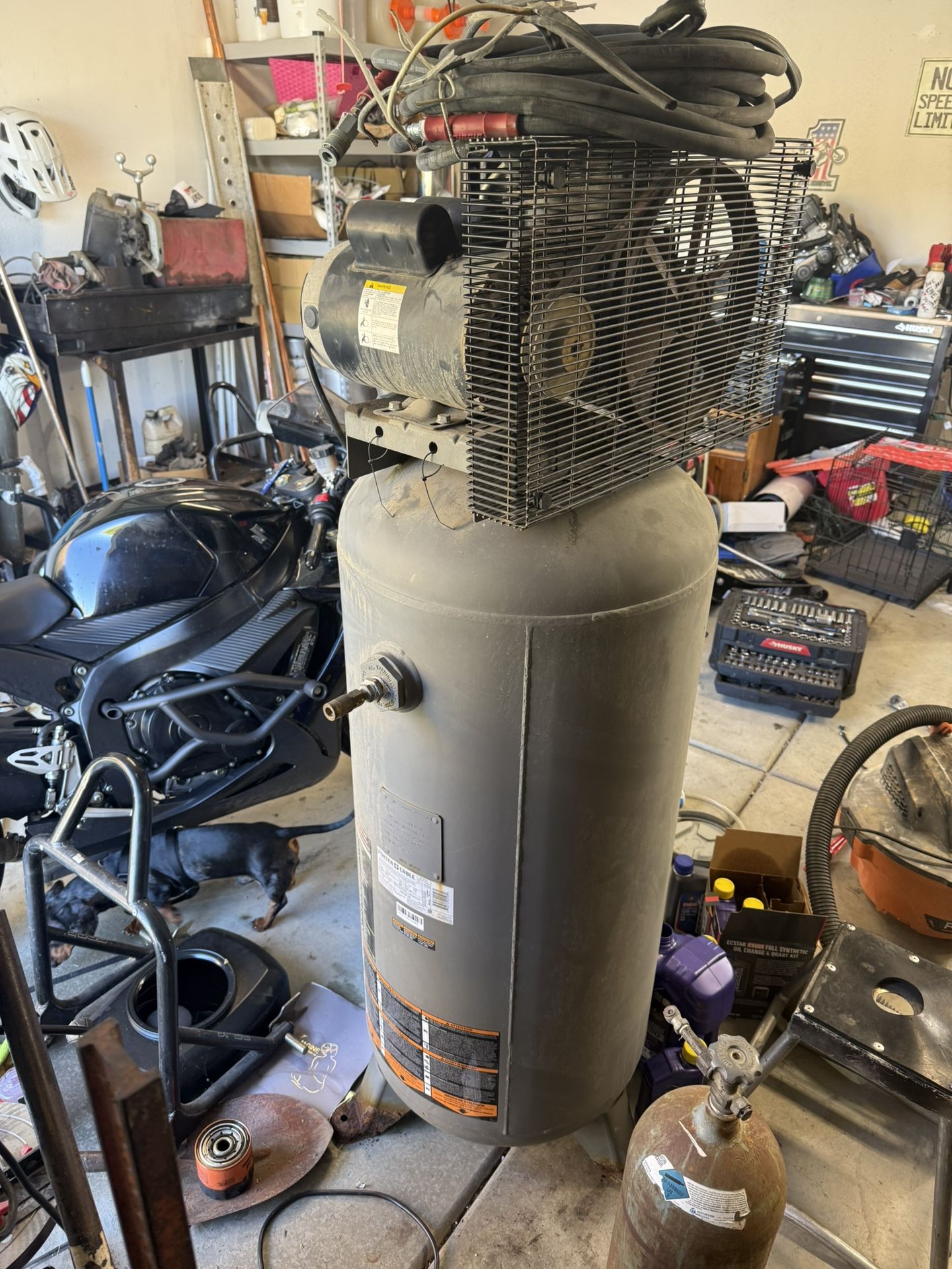 60 Gallon Large Air Compressor