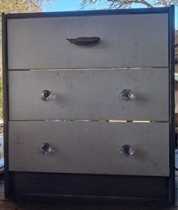 Small 3 Drawer Dresser/ Side Table